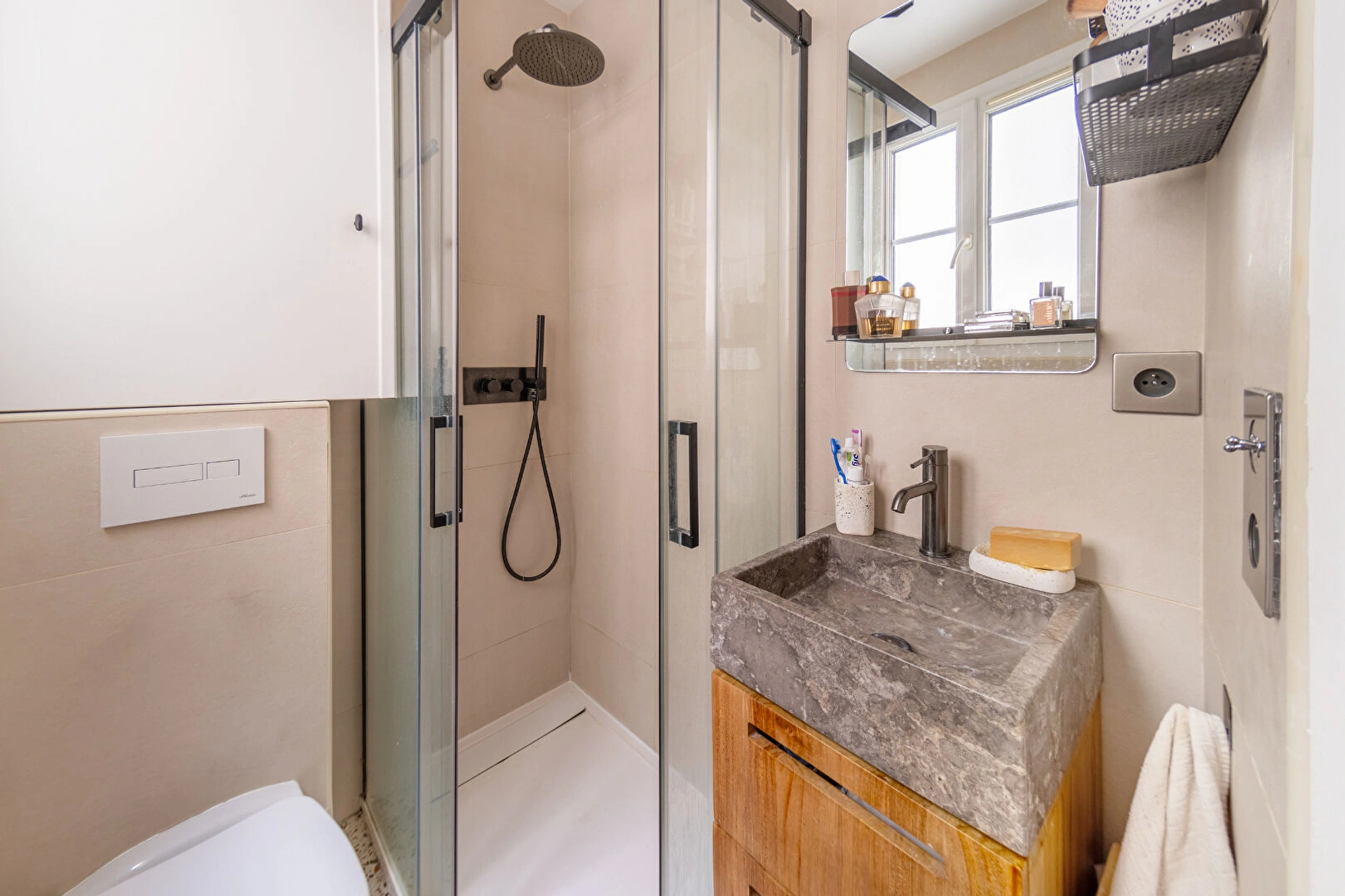 PARIS 19 - SECRETAN 7