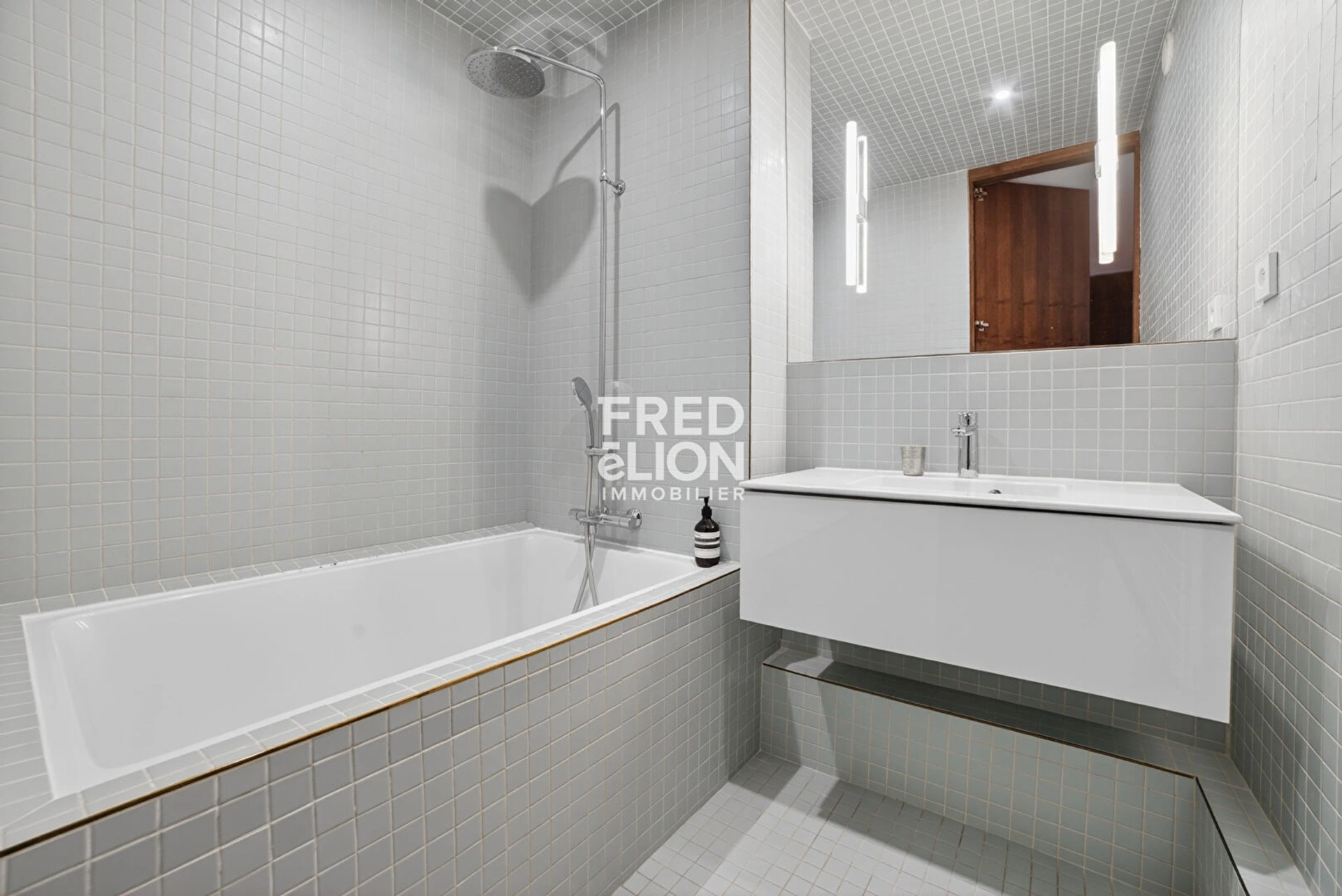 PARIS 19 - BUTTES-CHAUMONT 12