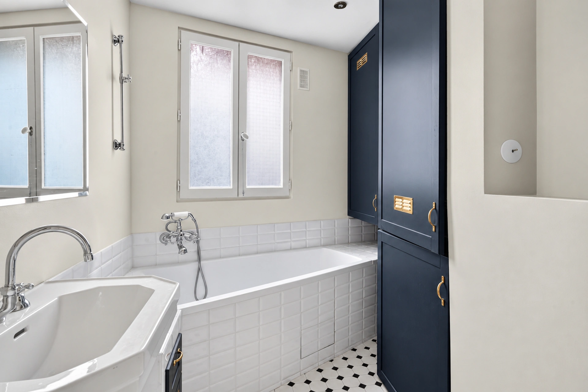 Appartement Paris 4 pièce(s) 8
