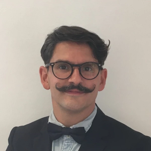 Bonjour ! Je m’appelle Yann LANHERS