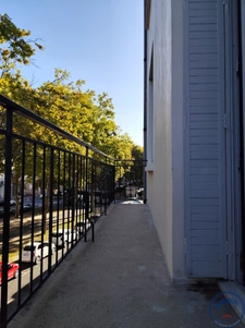 Appartement rénové avec balcon