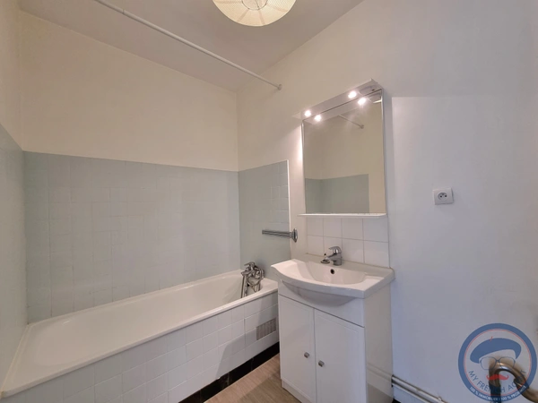 Appartement T2 rénové avec garage