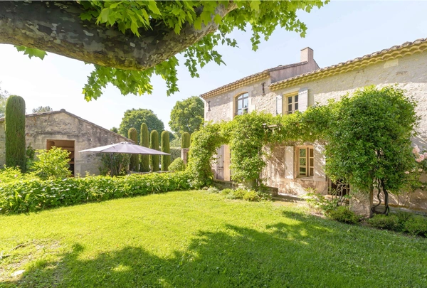 Maison de bourg 6 pièces St Pierre des Echaubrognes