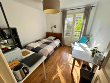 Maison T6 avec jardin, lumineuse et fonctionnelle, quartier 