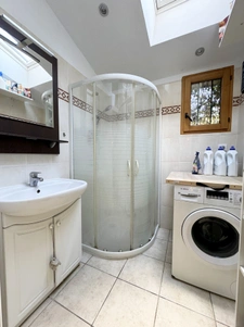 Maison T6 avec jardin, lumineuse et fonctionnelle, quartier 