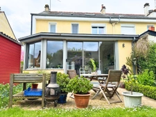 Maison de ville 118m2, 4 chambres, jardin, combles aménagés,