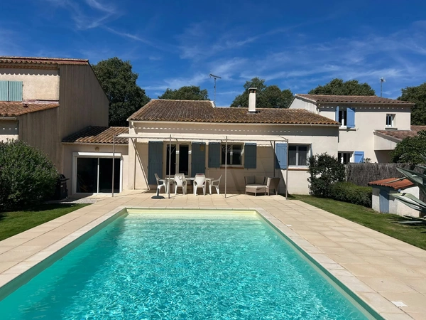 Maison proche du centre du village à Fontvieille
