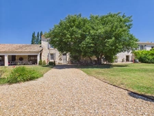 VACANCES EN PROVENCE – MAS D’EXCEPTION AVEC PISCINE À L’ISLE-SUR-LA-SORGUE