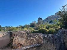 Appartement T3/4 à louer aux Baux-de-Provence avec vue sur le Château des Baux et les Alpilles