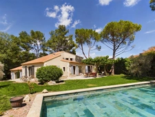 VACANCES MAUSSANE - SUPERBE MAS DANS LA PINEDE AVEC PISCINE A 2 PAS DU VILLAGE !