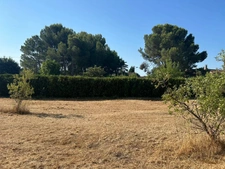 A vendre : terrain plat à Mouriès 850m2
