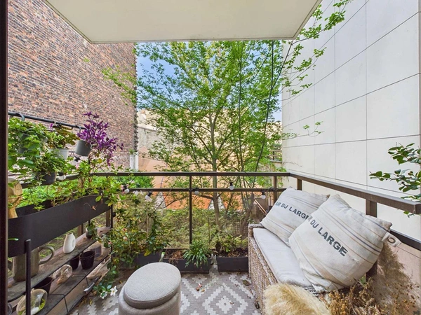 PARIS V - JARDIN DES PLANTES / ST MARCEL - APPARTEMENT FAMILIAL DE 5 CHAMBRES AVEC BALCONS / LOGGIA + POSS PARKING