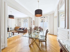 PARIS VII - EN PLEIN COEUR DU QUARTIER GROS CAILLOUX - 6 PIECES DE CARACTERE