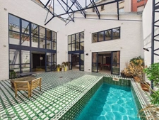 BOULOGNE-BILLANCOURT / SOLFERINO - LOFT INDUSTRIEL AVEC PATIO ET PISCINE
