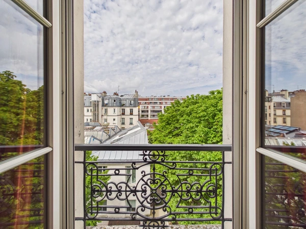 PARIS XI - CHARMANT 5 PIECES EN DUPLEX AUX DERNIERS ETAGES DANS LA MAGNIFIQUE CITE JOLY !!!