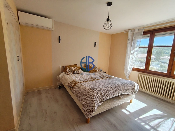 Maison Sillans 4 pièce(s) 90.98 m2