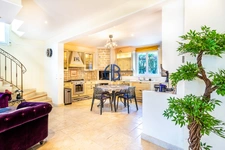 Maison Charnecles 6 pièce(s) 302 m2