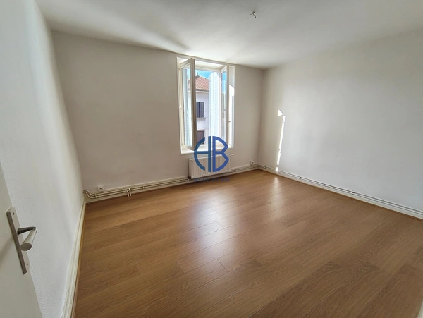 Maison Sillans 4 pièce(s) 99.92 m2
