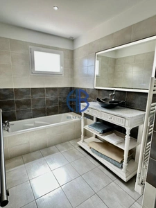 MAISON 4 PIECES DE 125 M² AVEC DOUBLE GARAGE SUR UN TERRAIN DE 1000 M²
