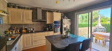 MONTADY - VILLA AVEC DEPENDANCE SUR UN TERRAIN ARBORE