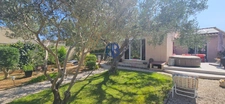 MONTADY - VILLA AVEC DEPENDANCE SUR UN TERRAIN ARBORE