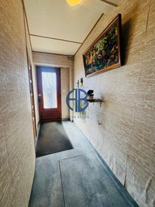 Maison en pisé pleine de charme à réinventer . fort potentiel !