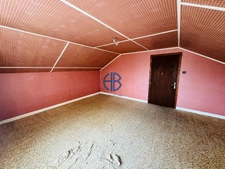 Maison en pisé pleine de charme à réinventer . fort potentiel !