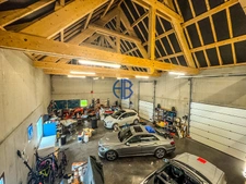 Propriété comprenant une maison dauphinoise, et des nombreuses dépendances.