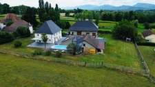Superbe maison 8 pièces climatisée avec piscine, salon d'été climatisé et dépendances