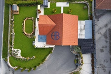 Maison familiale de 114 m², terrain paysagé de 1 423 m², sous-sol complet