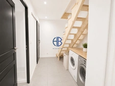 À vendre ! Magnifique maison mitoyenne entièrement rénovée ? 3 chambres ? Grand garage ? Environ 110 m² habitables
