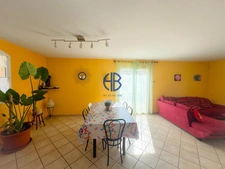 Plain-pied 4 chambres , terrain constructible PISCINE
