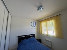 Plain-pied 4 chambres , terrain constructible PISCINE