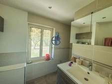 Grande longère  à Faverges De La Tour 318 m2