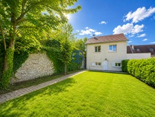 Charmante maison individuelle rénovée de 102,41 m² au coeur du village des Avenières