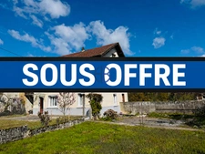 Maison en pisé pleine de charme à réinventer . fort potentiel !
