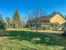 Grande longère  à Faverges De La Tour 318 m2