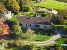 Grande longère  à Faverges De La Tour 318 m2