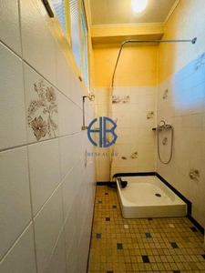 Maison en pisé pleine de charme à réinventer . fort potentiel !