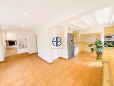 Maison Faverges De La Tour 7 pièce(s) 318 m2