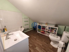 Bouvesse-Quirieu ? Maison 103 m² avec piscine 9 x 4 m, terrain 670 m² et panneaux solaires