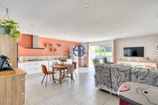 Plain pied récent avec garage complètement clos