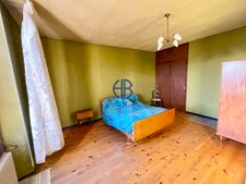 Maison de village à fort potentiel 226 m² habitables + 110m² dépendance + combles aménageables