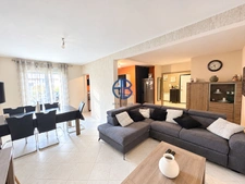 Appartement Chassieu 4 pièce(s) 93 m2