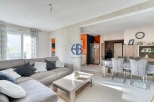 Appartement Chassieu 4 pièce(s) 93 m2