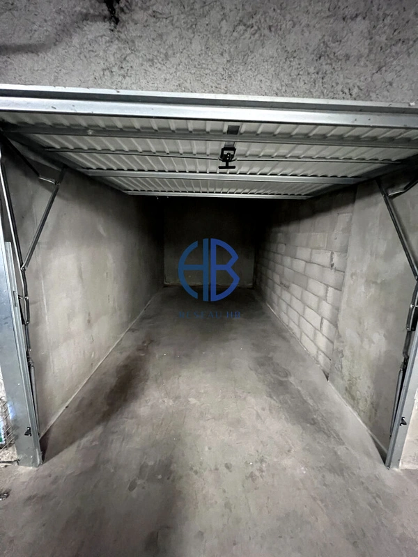 Garage Villeurbanne 13.50 m2