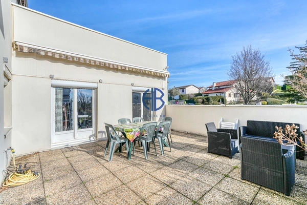 Appartement Chassieu 4 pièce(s) 93 m2