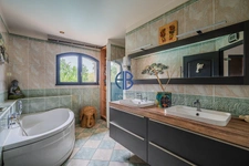 Maison d'architecte à Chanas 6 pièce(s) 165 m2 terrain clos et piscine chauffée