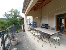 MAISON AVEC GARAGES de  195 M2  sur parcelle de 5172 m2