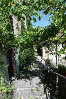 Maison Meublée 257 m2, 5 chambres, 12 pièces, terrasse et cave.